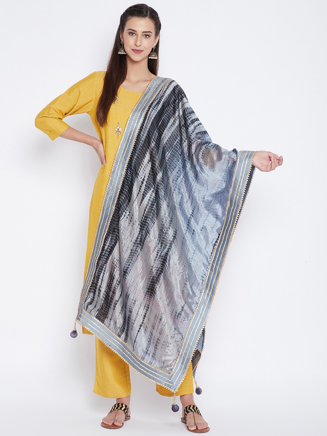 

Clora Creation Women Grey Dyed Tie and Dye Dupatta with Gotta Patti