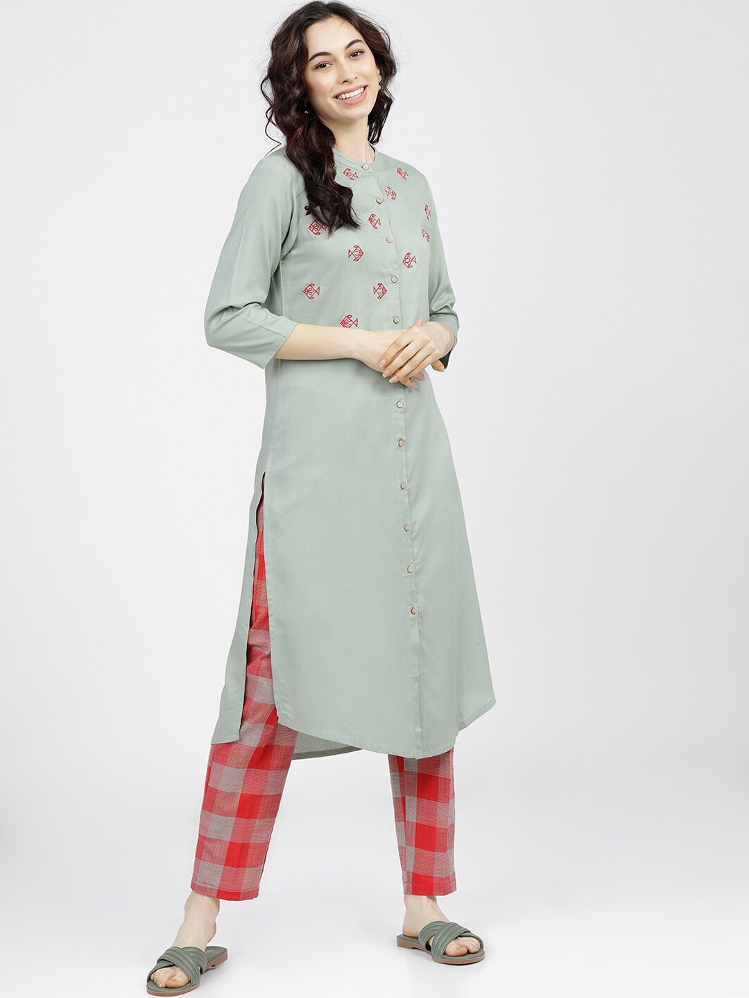 

Vishudh Women Green Regular Kurta with Trousers