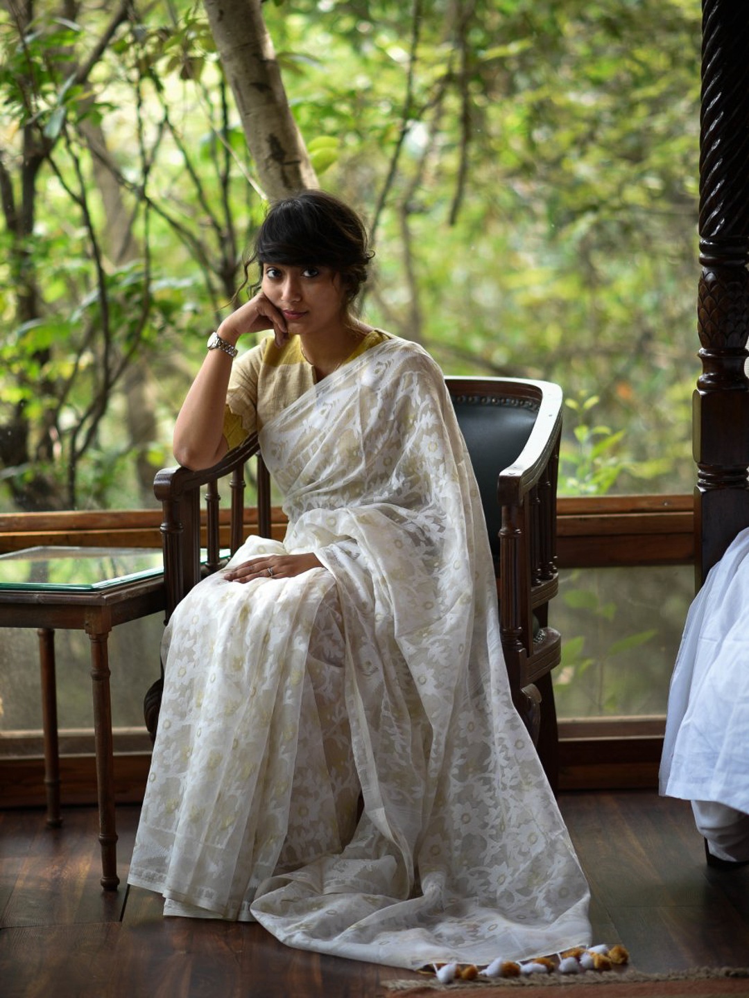 

Suta White Floral Woven Design Saree