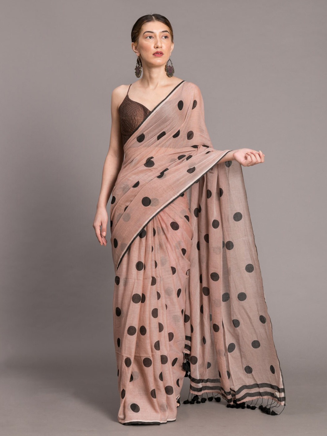 

Suta Beige & Black Polka Printed Pure Cotton Saree