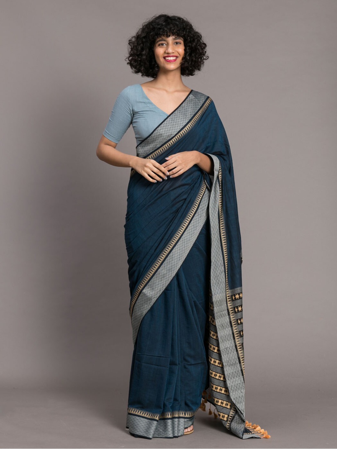 

Suta Blue & Grey Woven Design Pure Cotton Handloom Saree