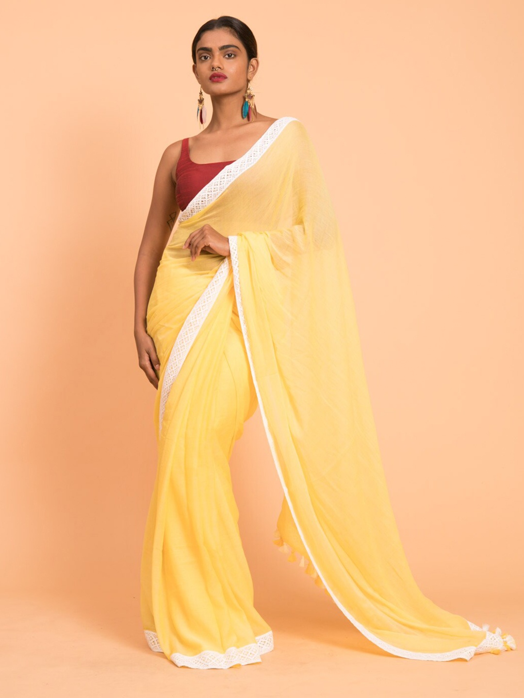 

Suta Yellow & White Lace Solid Pure Cotton Saree