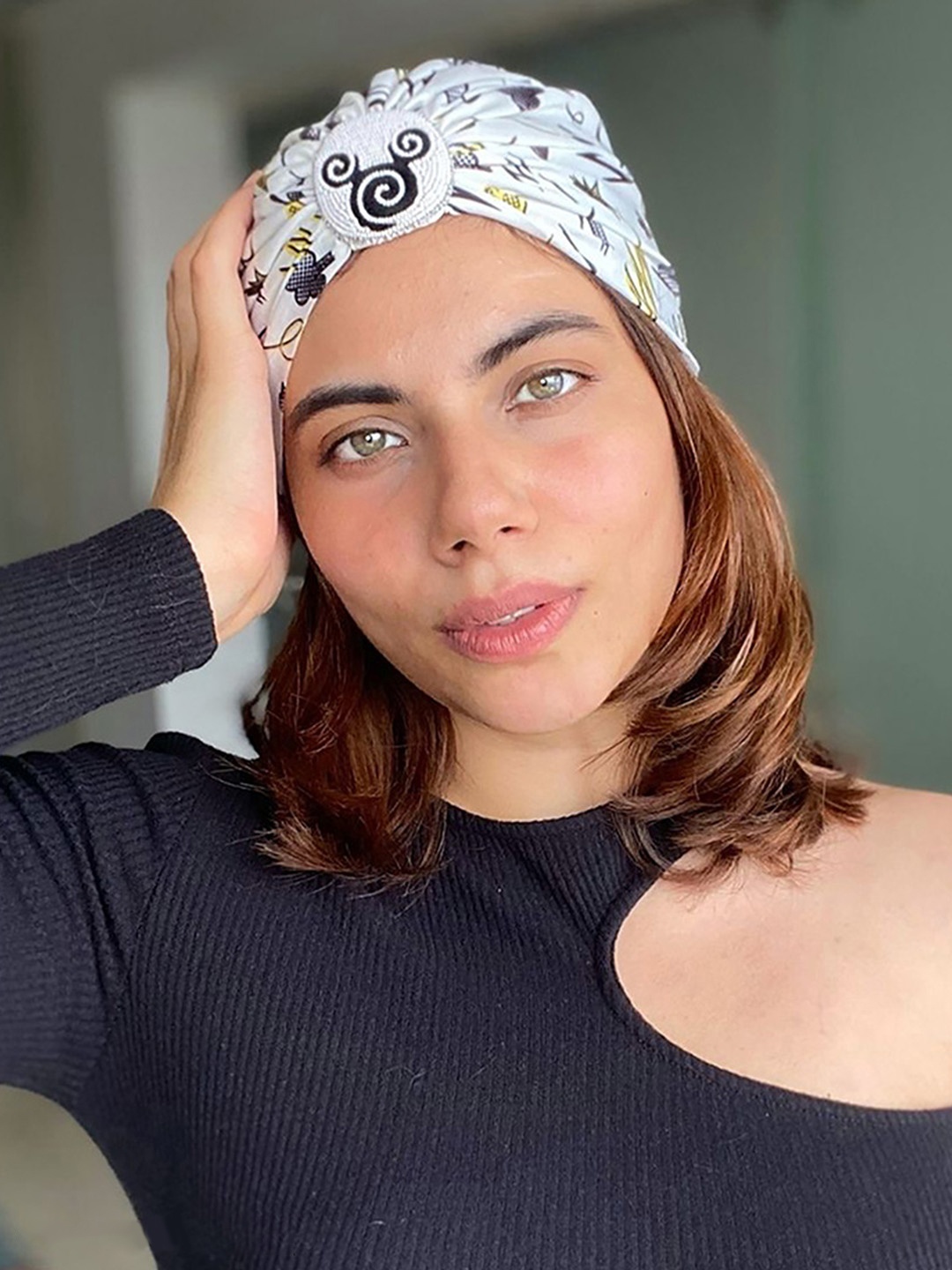 

HAIR DRAMA COMPANY Women White & Navy Blue Turban Hairband