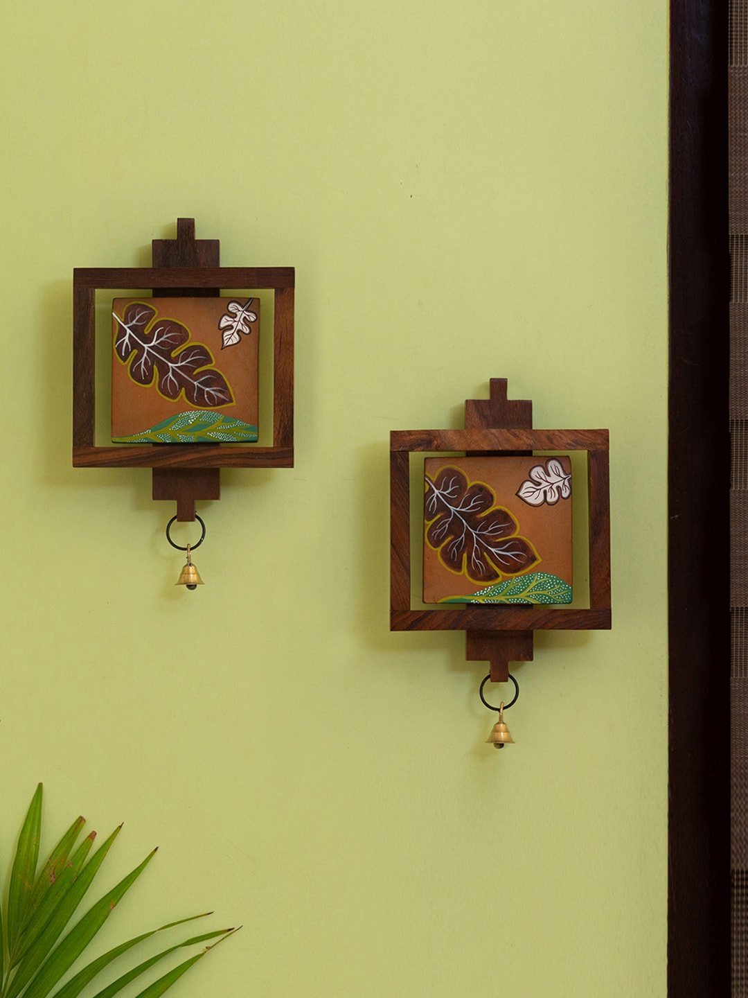 

ExclusiveLane Set Of 2 Shades of a Leaf Wood And Terracotta Wall Decor Hangings, Brown