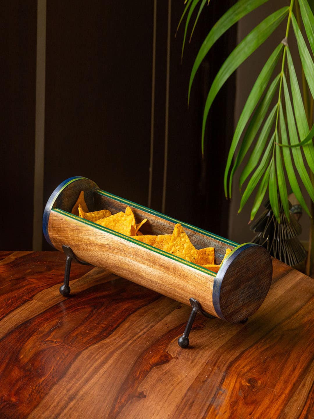 

ExclusiveLane Brown & Black Lunar Barre Handcrafted Wooden Serving Platter