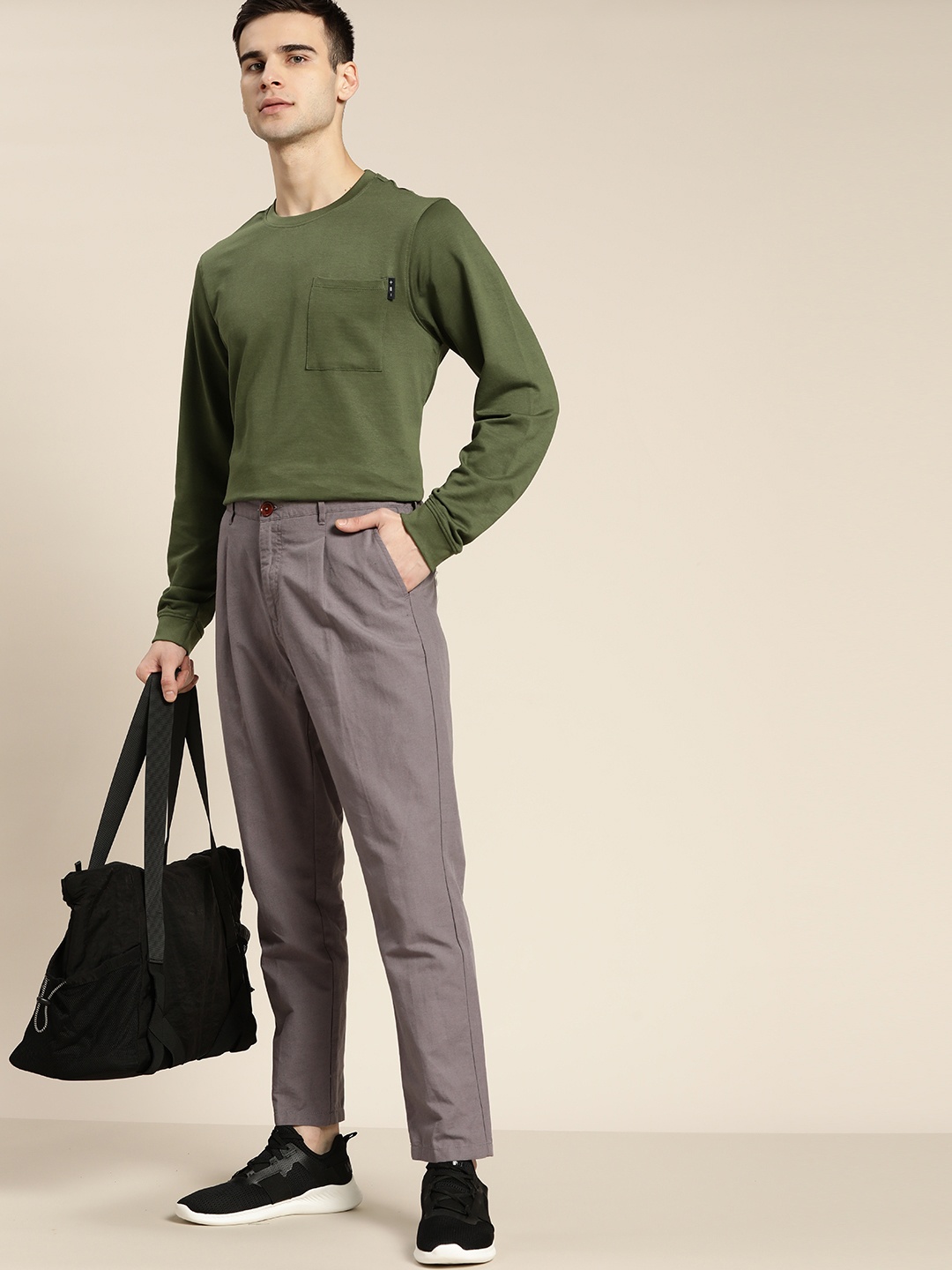 

ether Men Green Cotton Solid T-shirt