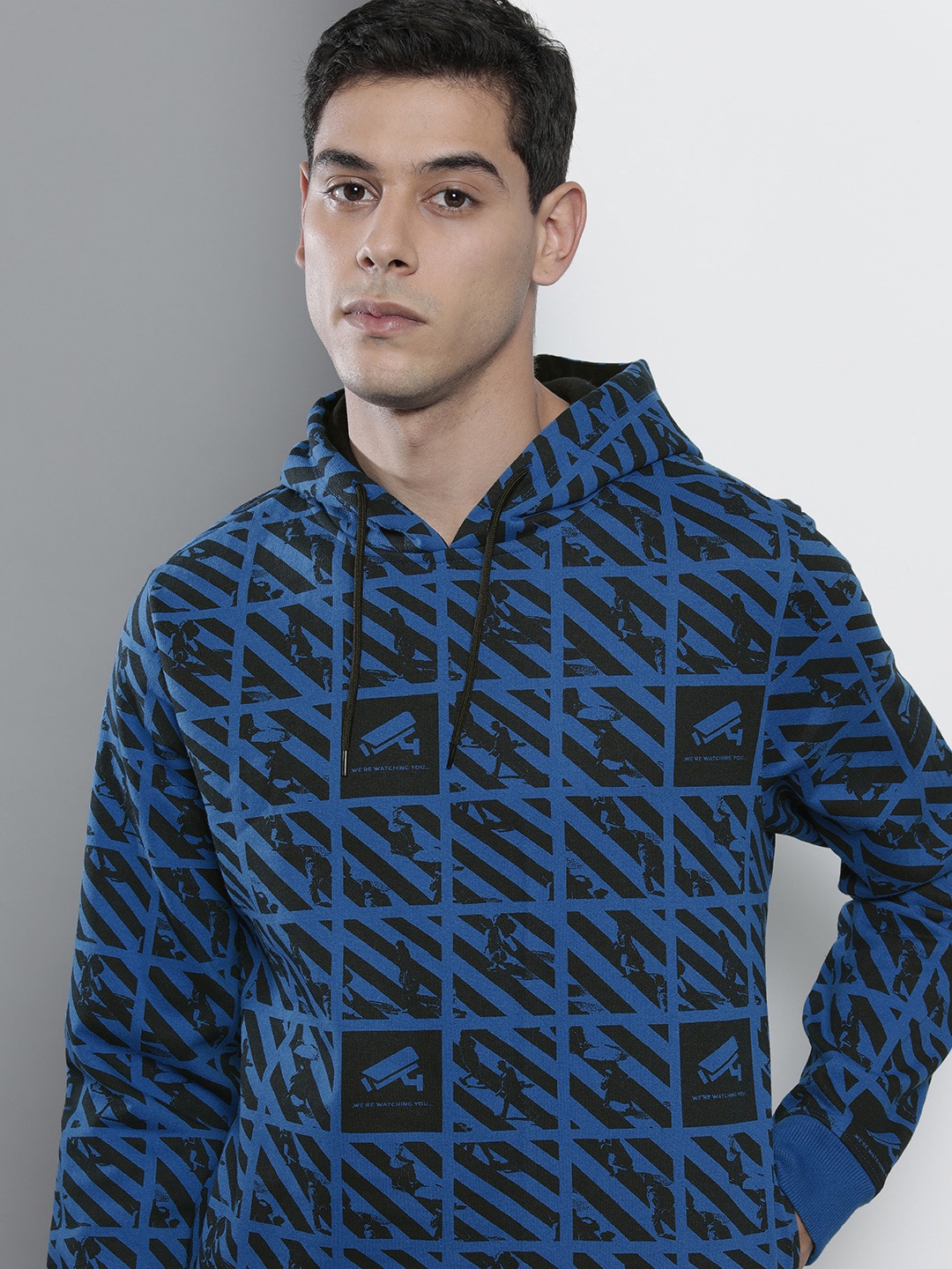 

The Indian Garage Co Men Blue & Black Printed Hooded Sweatshirt