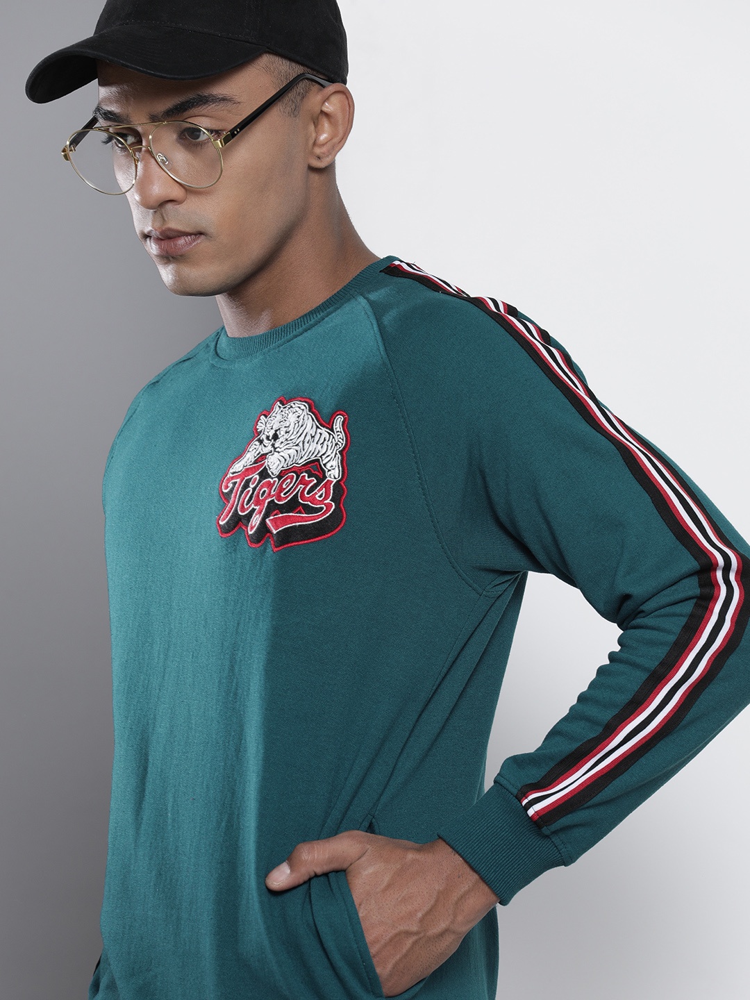 

The Indian Garage Co Men Teal Printed Sweatshirt