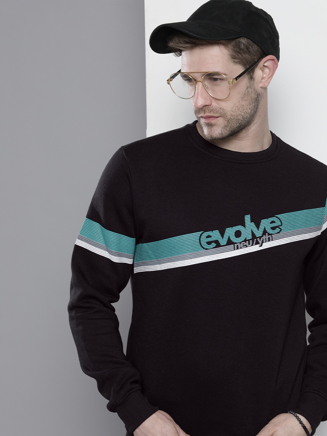

The Indian Garage Co Men Black Sweatshirt