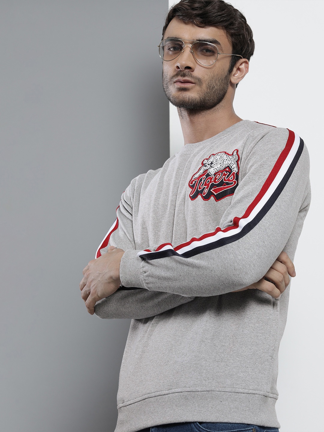 

The Indian Garage Co Men Grey Melange Sweatshirt