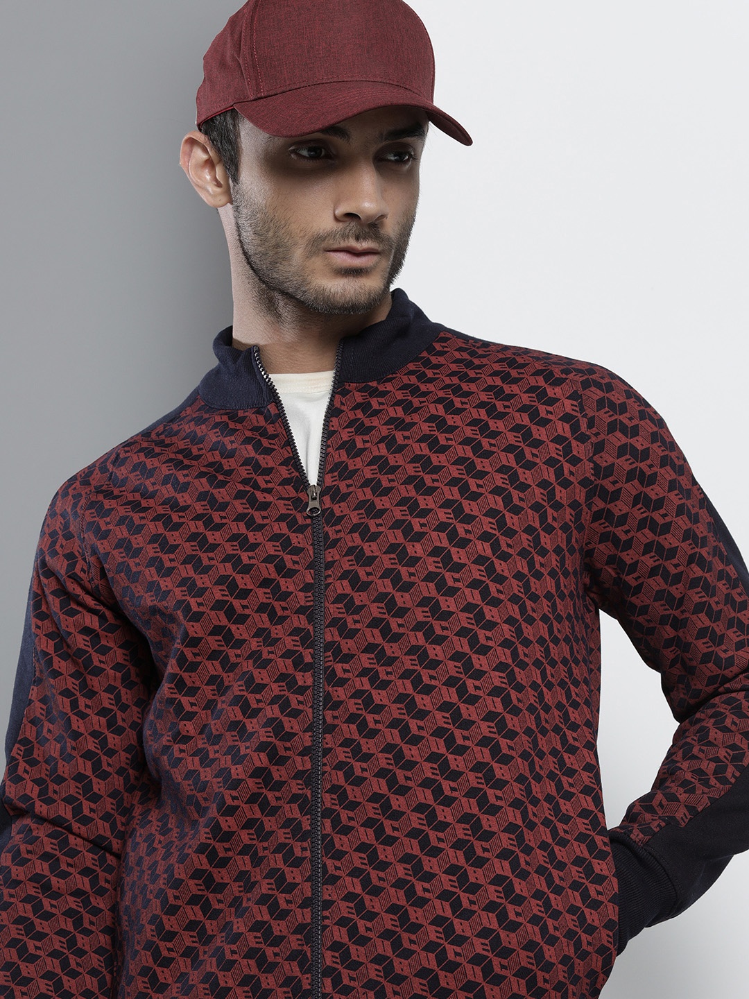 

The Indian Garage Co Men Navy Blue & Maroon Printed Sweatshirt