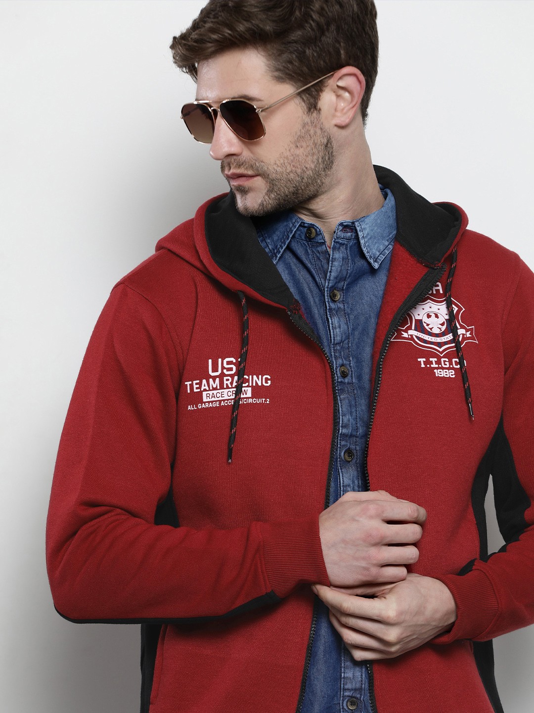 

The Indian Garage Co Men Red Colourblocked Hooded Sweatshirt