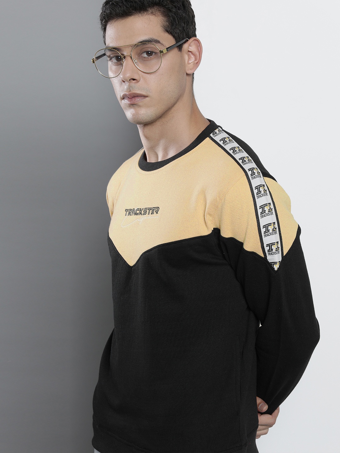 

The Indian Garage Co Men Black Colourblocked Sweatshirt