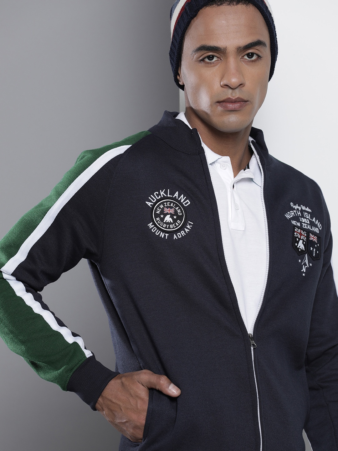 

The Indian Garage Co Men Navy Blue & Green Colourblocked Sweatshirt