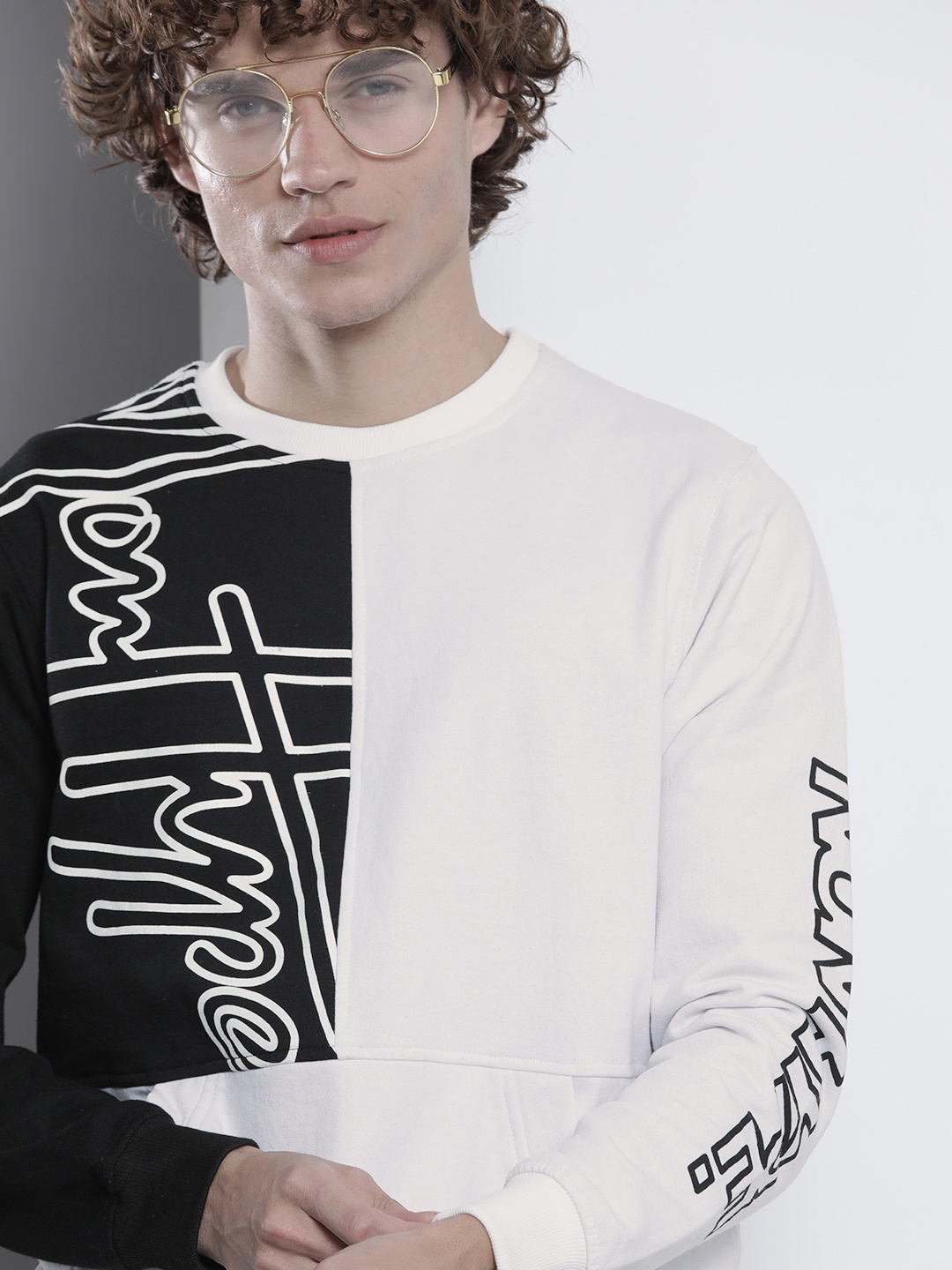 

The Indian Garage Co Men White Colourblocked Sweatshirt