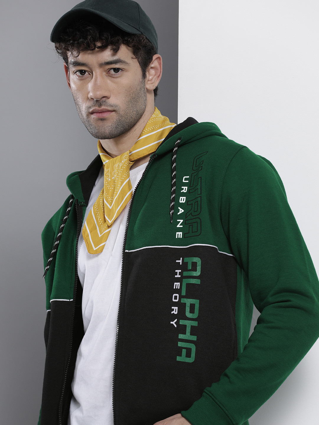 

The Indian Garage Co Men Green & Black Colourblocked Hooded Sweatshirt