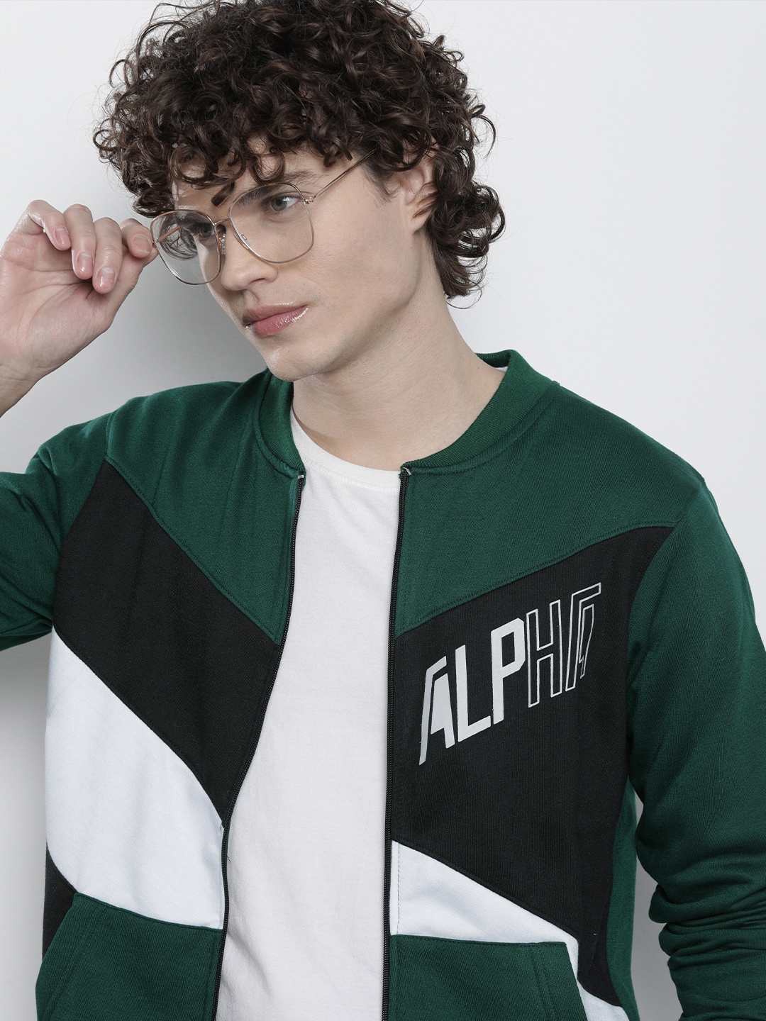 

The Indian Garage Co Men Colourblocked Sweatshirt, Green