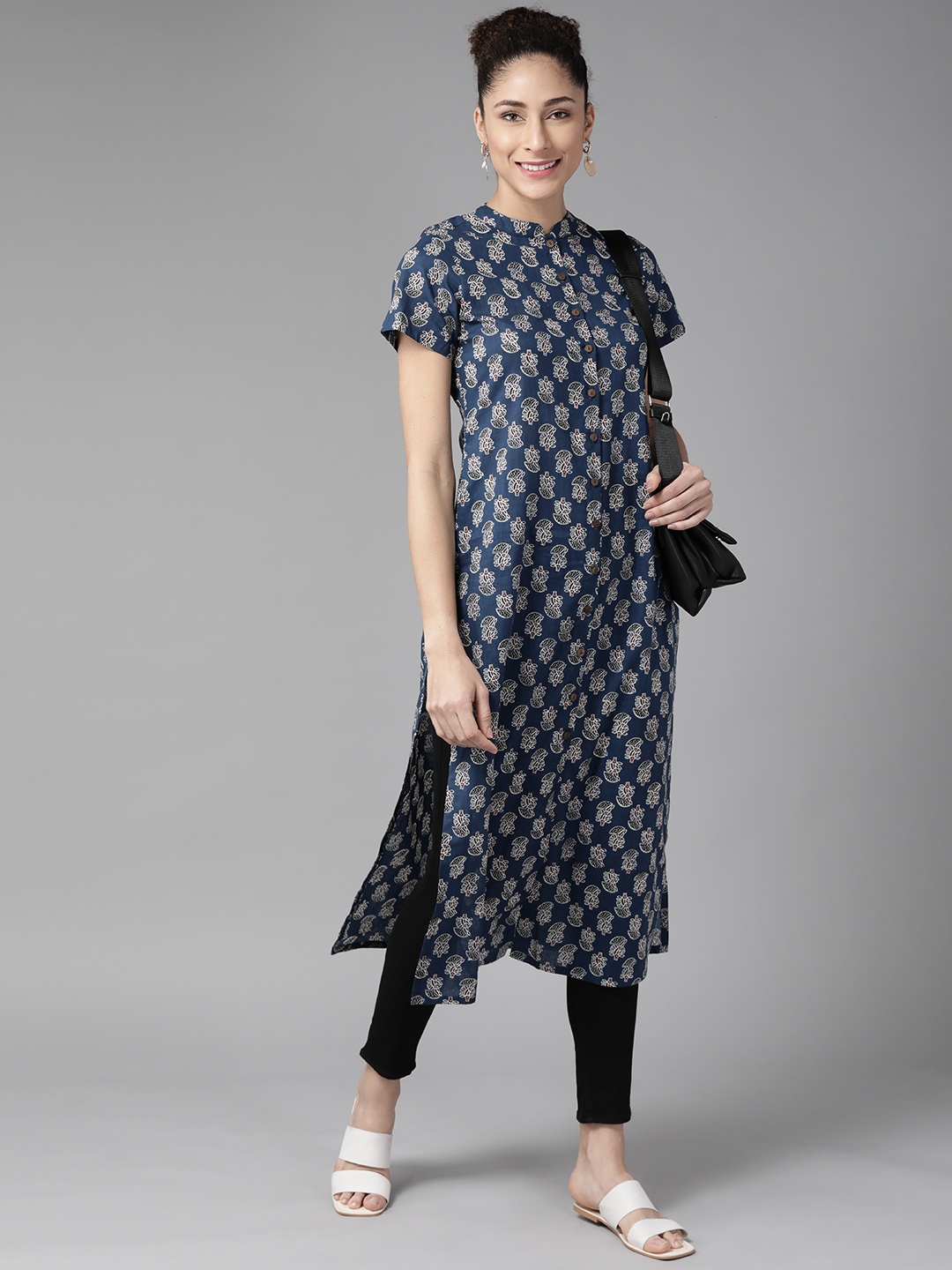 

Amirah s Women Navy Blue & Maroon Pure Cotton Ethnic Motifs Printed Kurta