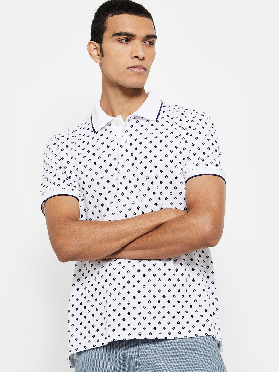 

max Men White & Navy Blue Printed Polo Collar T-shirt