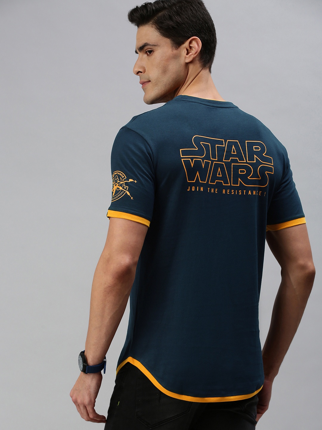 

The Souled Store Men Blue & Yellow Star Wars Printed Applique T-shirt