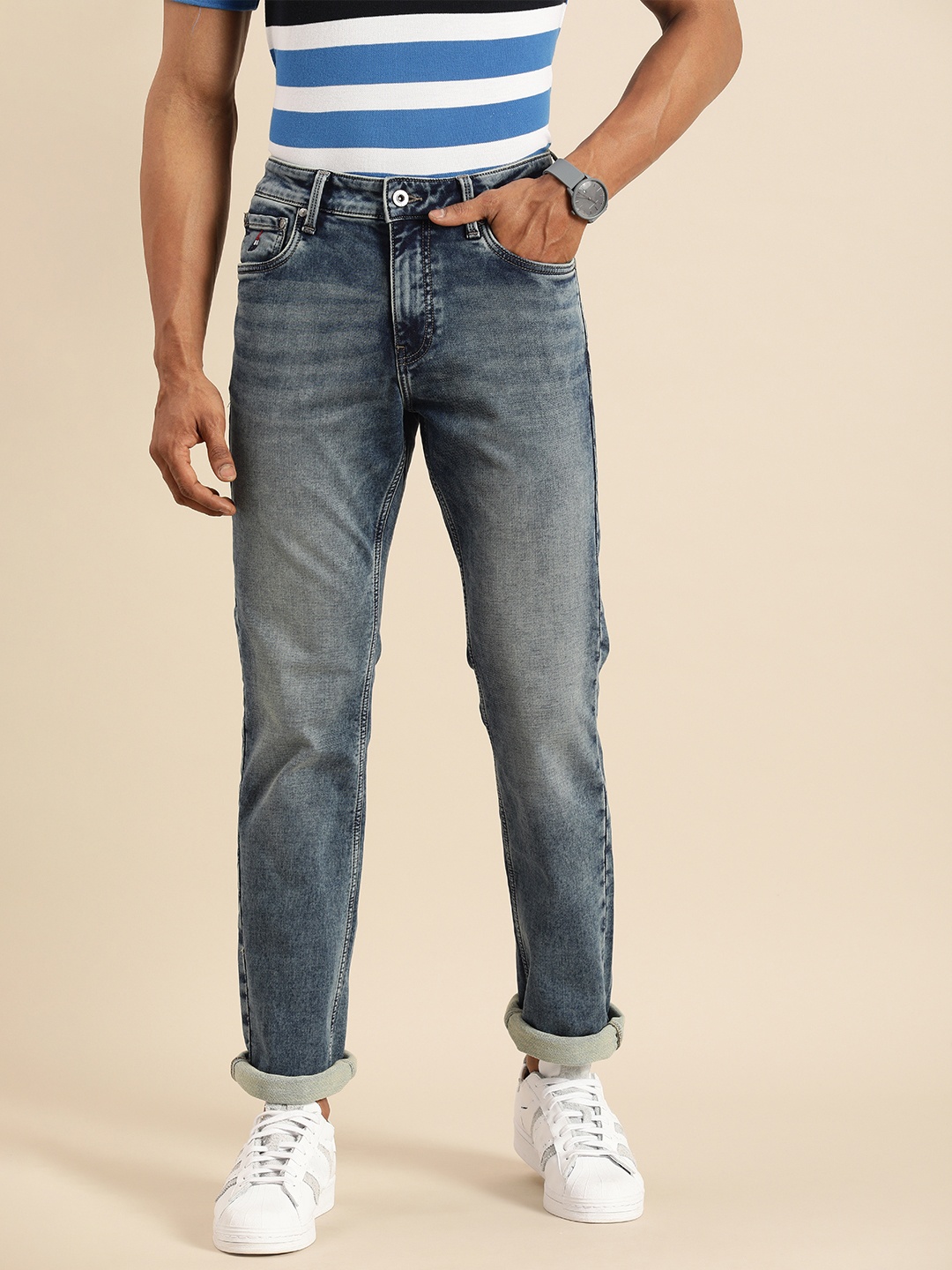 

Nautica Men Blue Straight Fit Mid Rise Heavy Fade Stretchable Jeans
