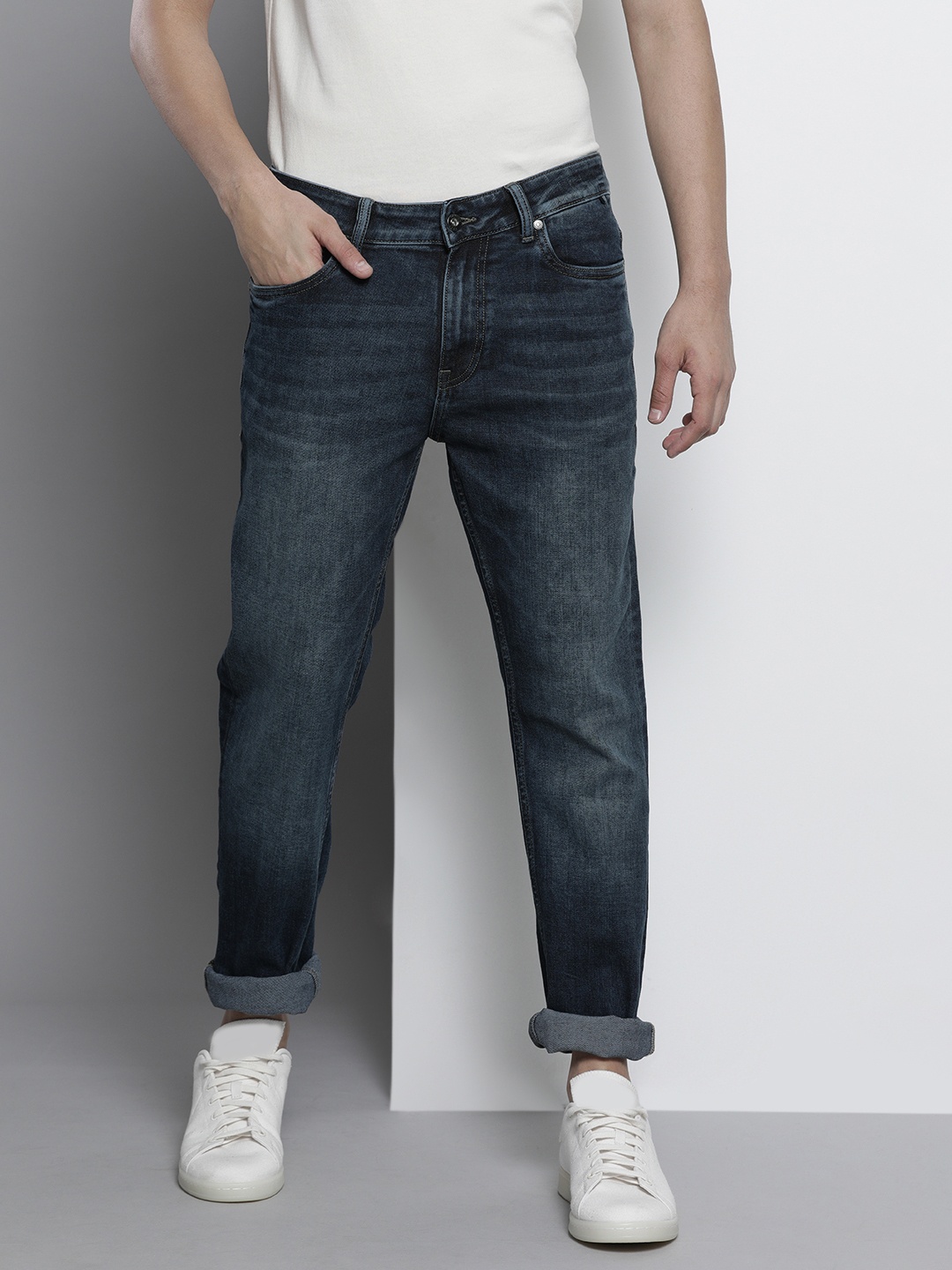 

Nautica Men Blue Straight Fit Light Fade Stretchable Jeans