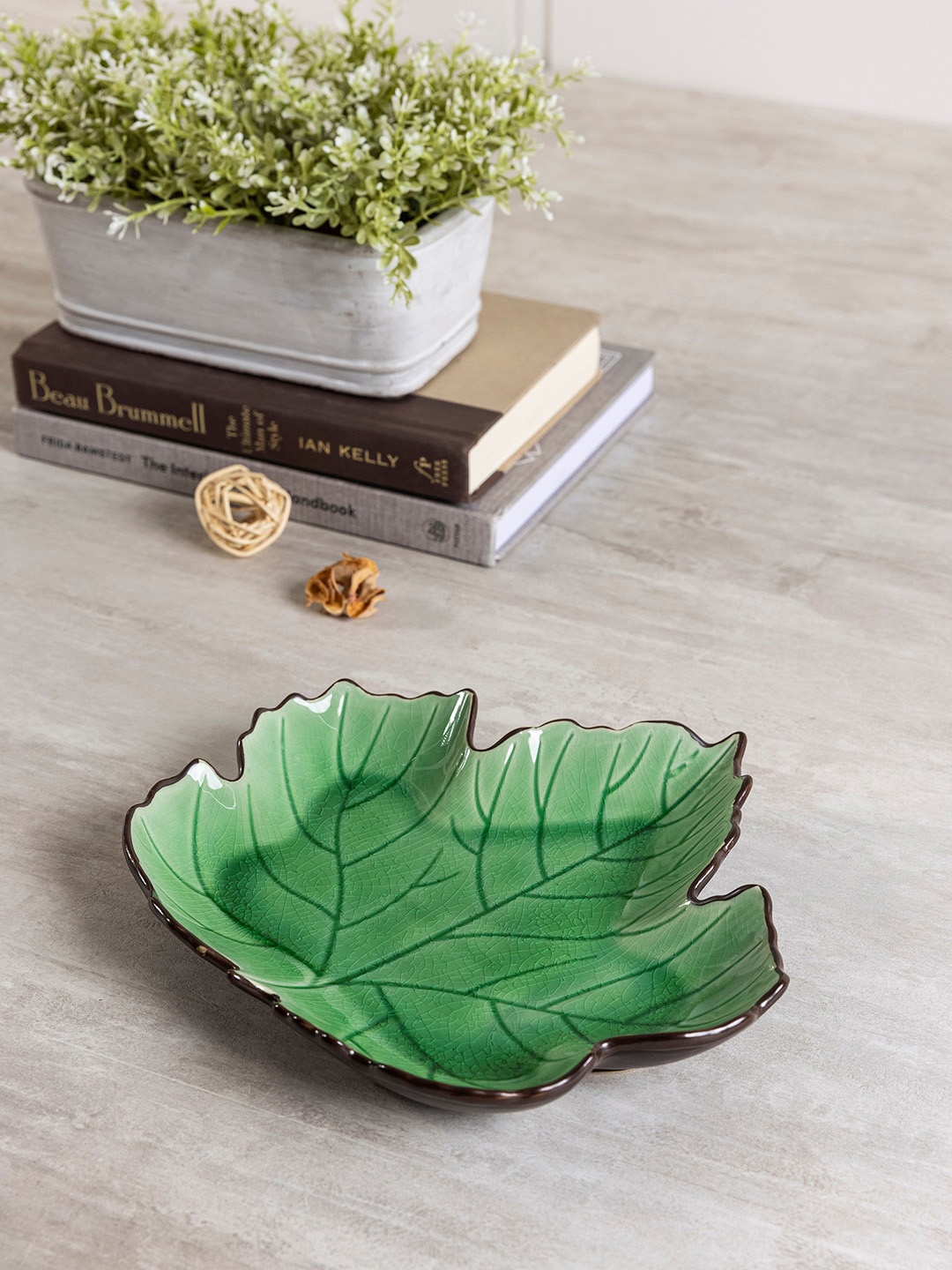 

Pure Home and Living Green Printed Ceramic Glossy Maple Leaf Platter