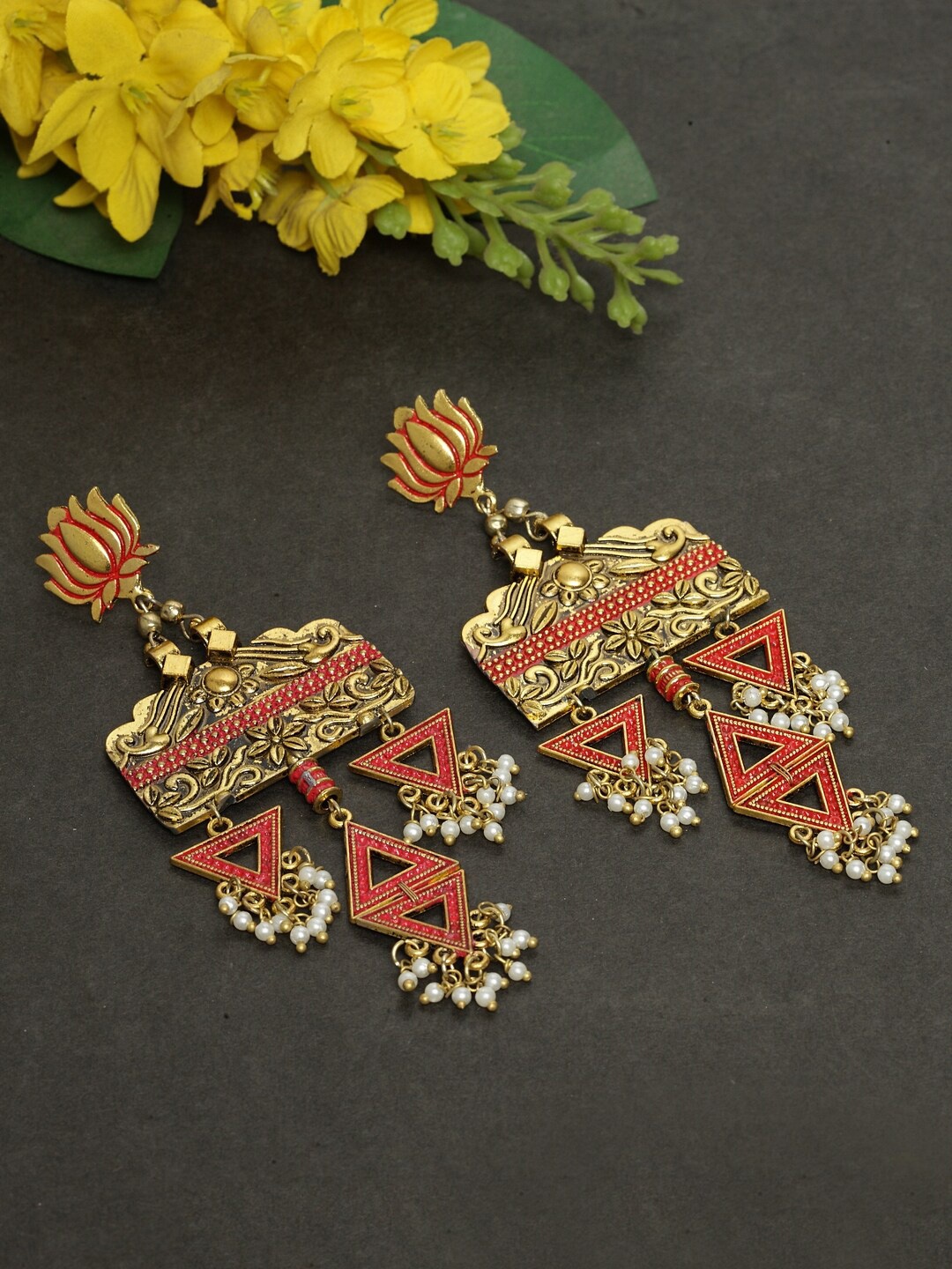 

DIVA WALK Gold-Toned Contemporary Drop Earrings