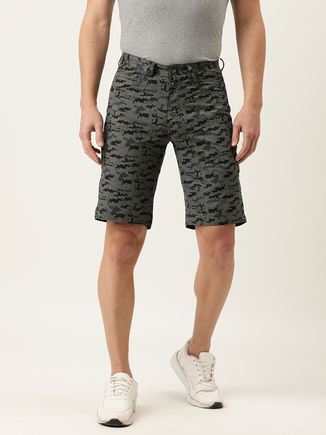 

IVOC Men Grey Printed Slim Fit Chino Shorts