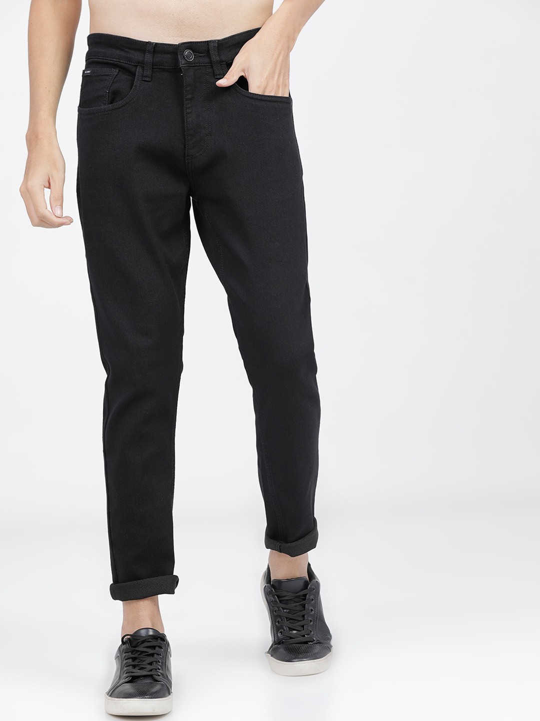 

HIGHLANDER Men Black Cotton Tapered Fit Jeans