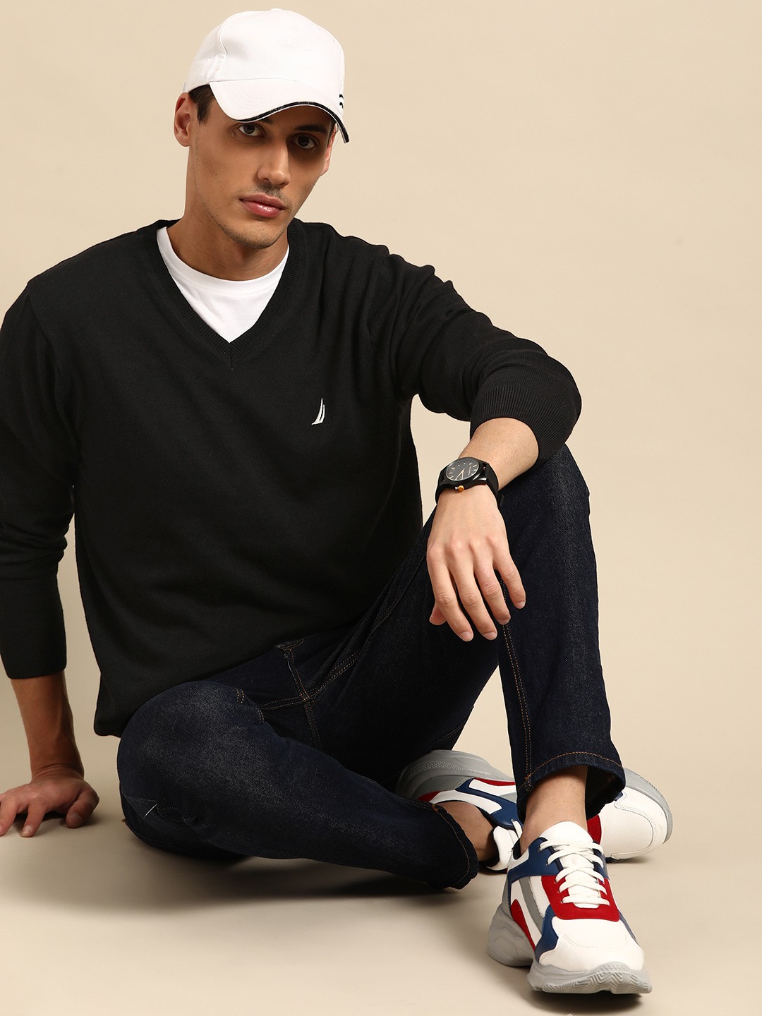 

Nautica Men Black Solid Pullover