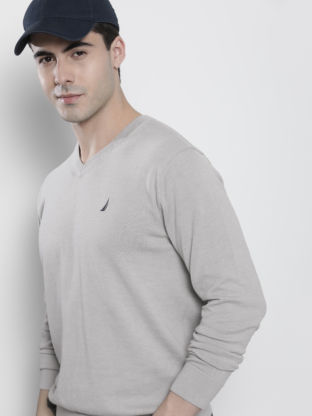 

Nautica Men V-Neck Pullover with Embroidered Detail, Grey