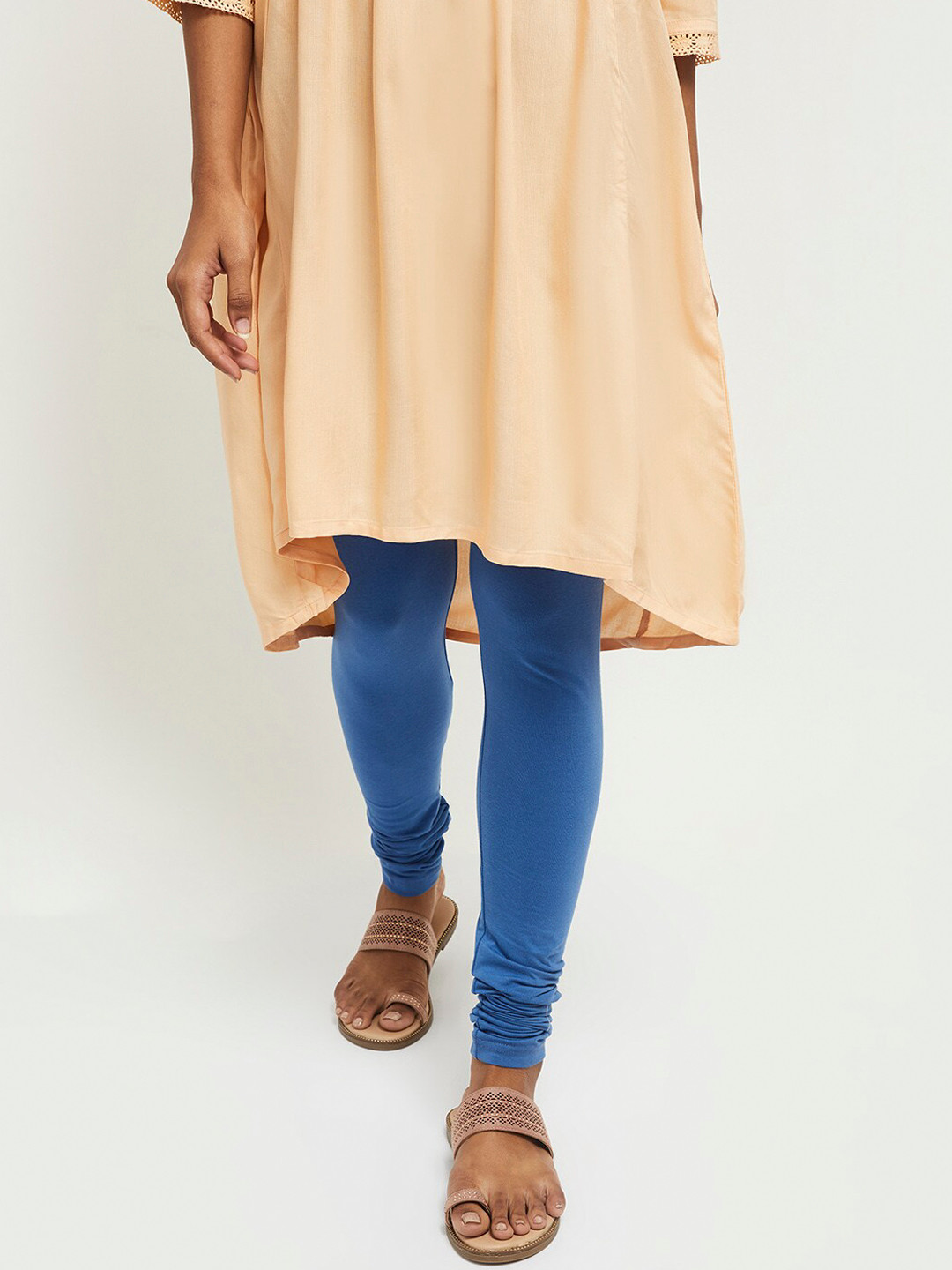 

max Women Blue Solid Churidar-Length Leggings