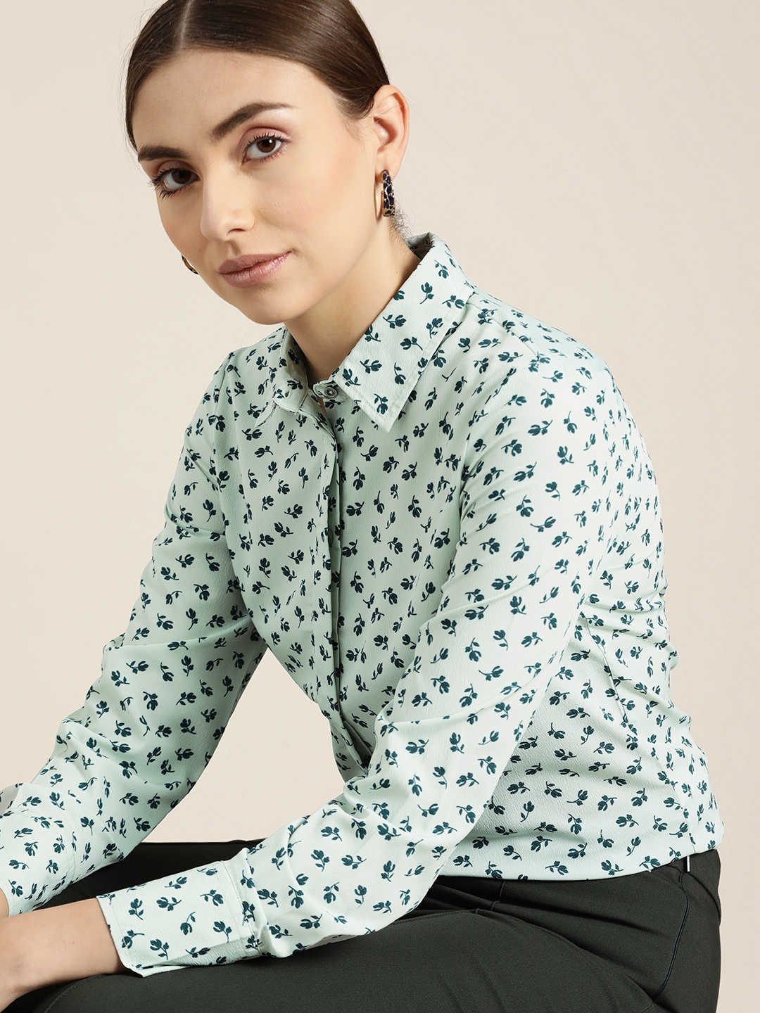 

her by invictus Women Green Floral Printed Casual Shirt