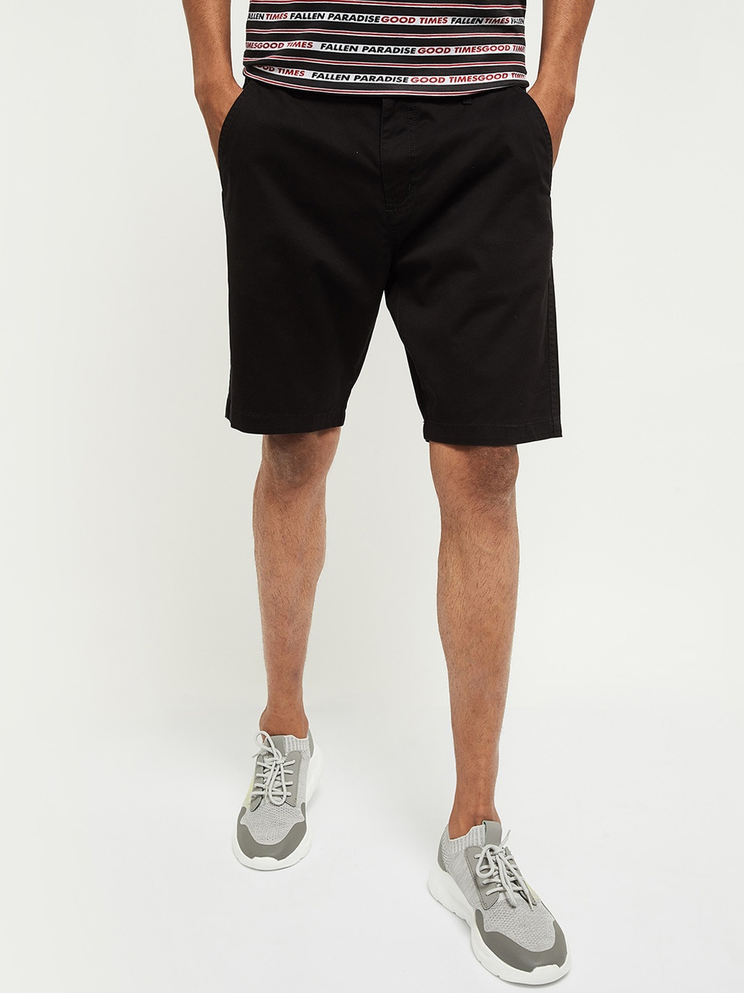 

max Men Black Regular Shorts