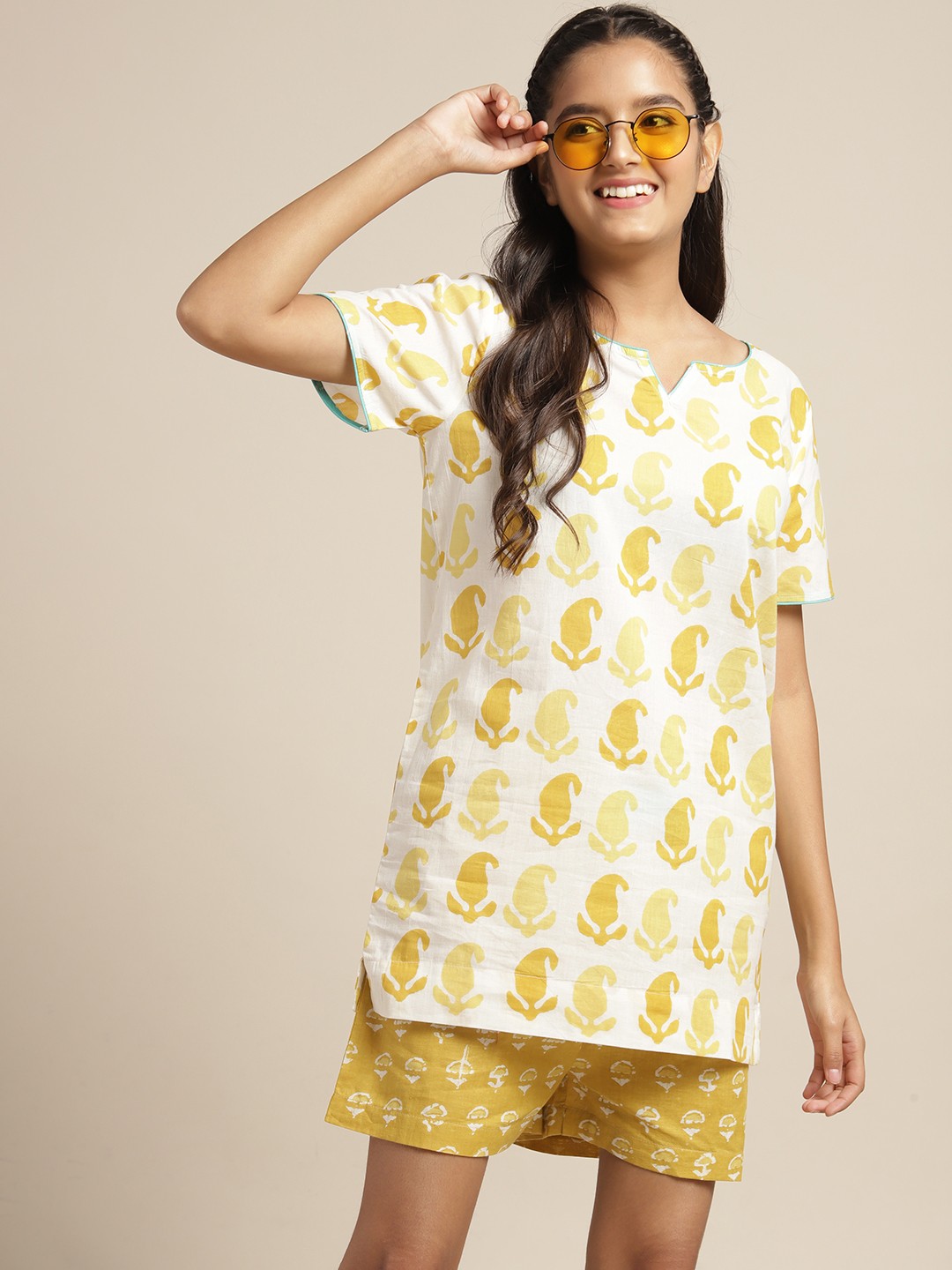 

Sangria Girls White & Yellow Pure Cotton Paisley Print Top with Shorts