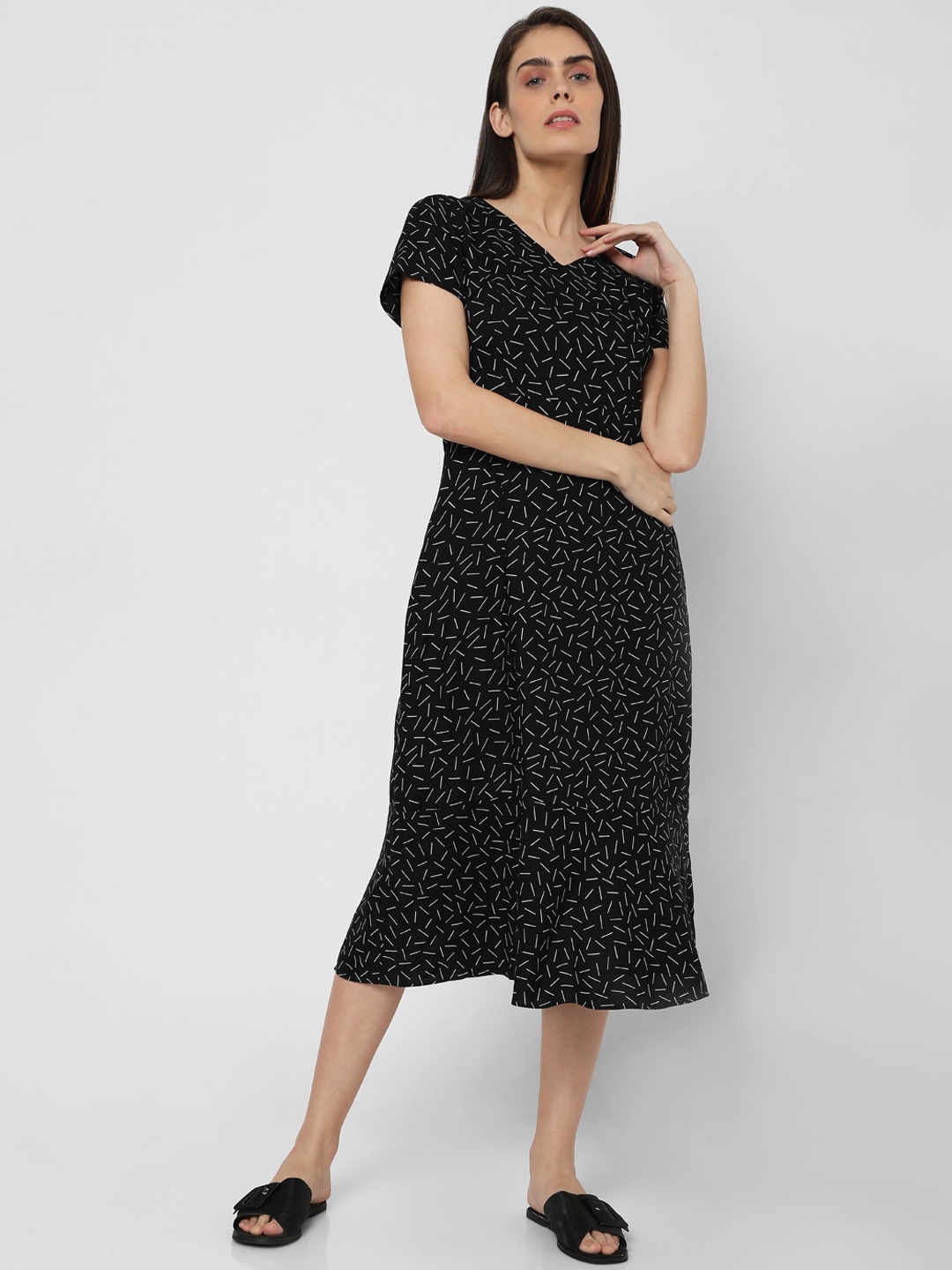 

Vero Moda Black Midi Dress