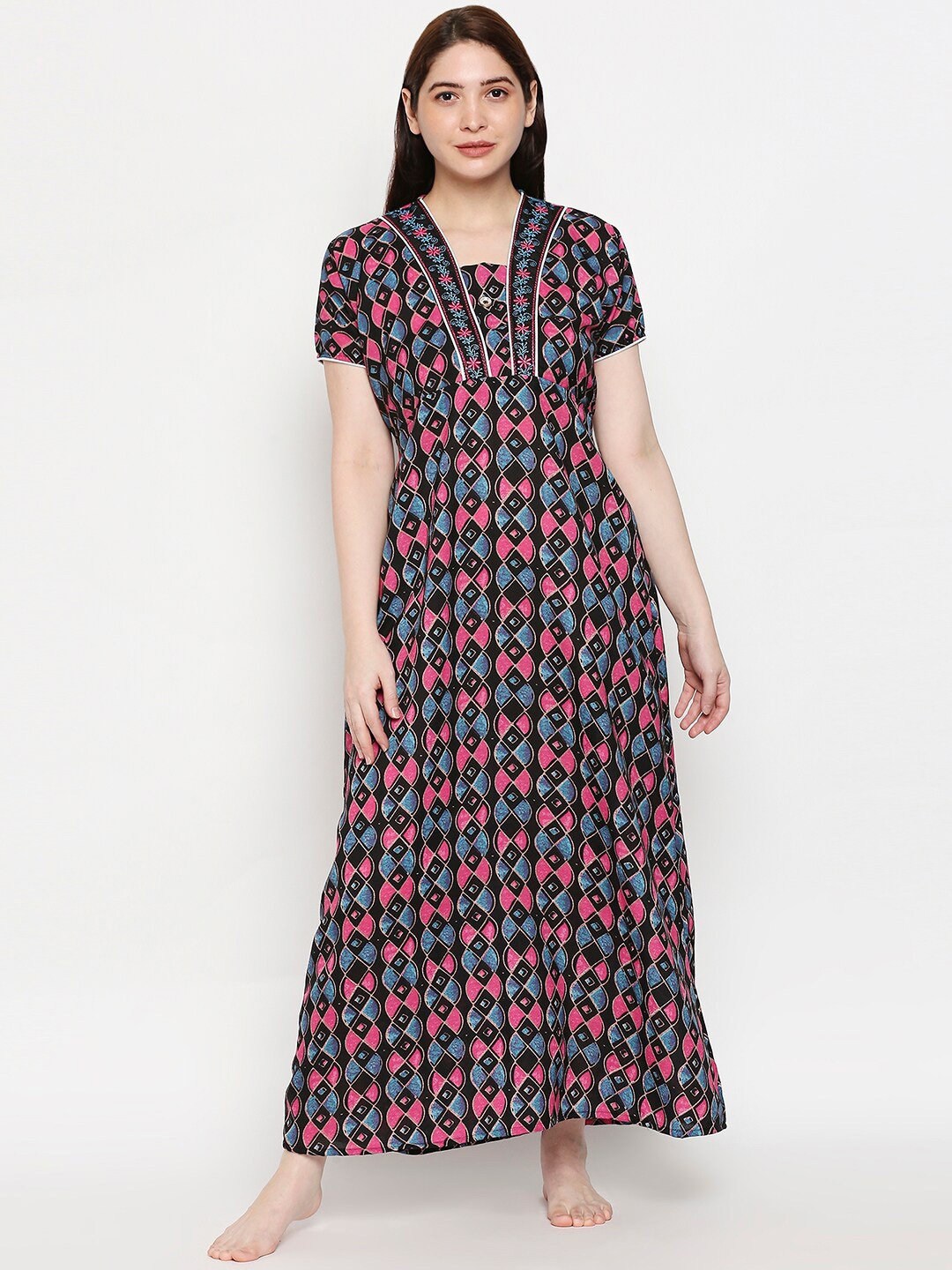 

Pretty Awesome Black Printed Maxi Nightdress