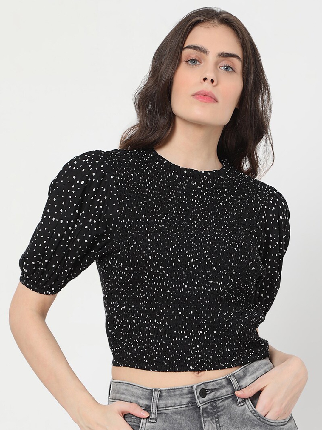 

Vero Moda Black & White Printed Puff Sleeved Regular Crop Top