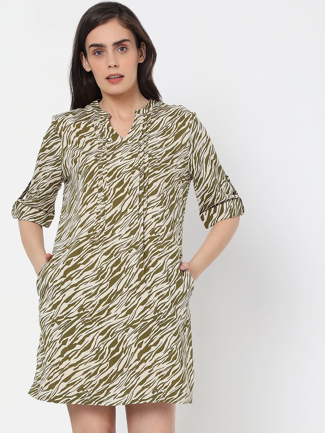 

Vero Moda Green & Off White Animal Shirt Dress
