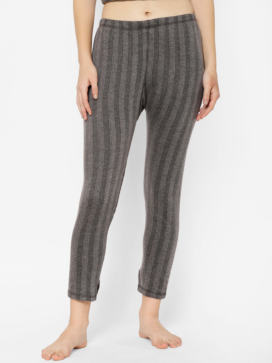 

VIMAL JONNEY Women Black Striped Thermal Bottoms