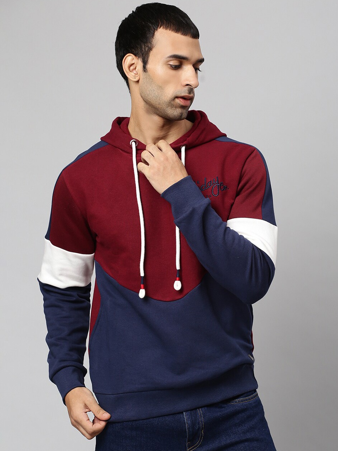 

Campus Sutra Men Burgundy & Blue Colourblocked Hooded Cotton Sweatshirt