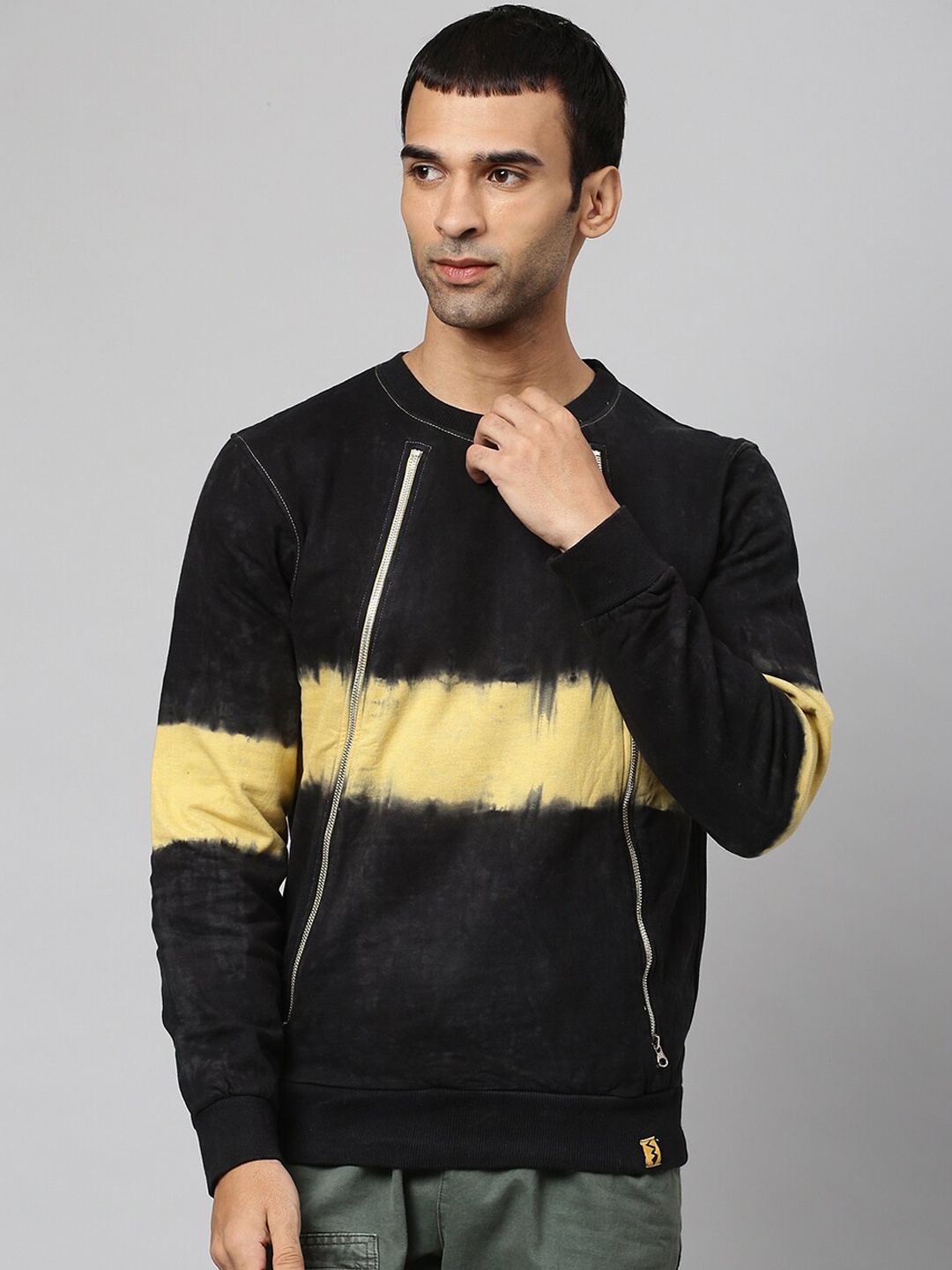 

Campus Sutra Men Black & Yellow Printed Cotton Sweatshirt