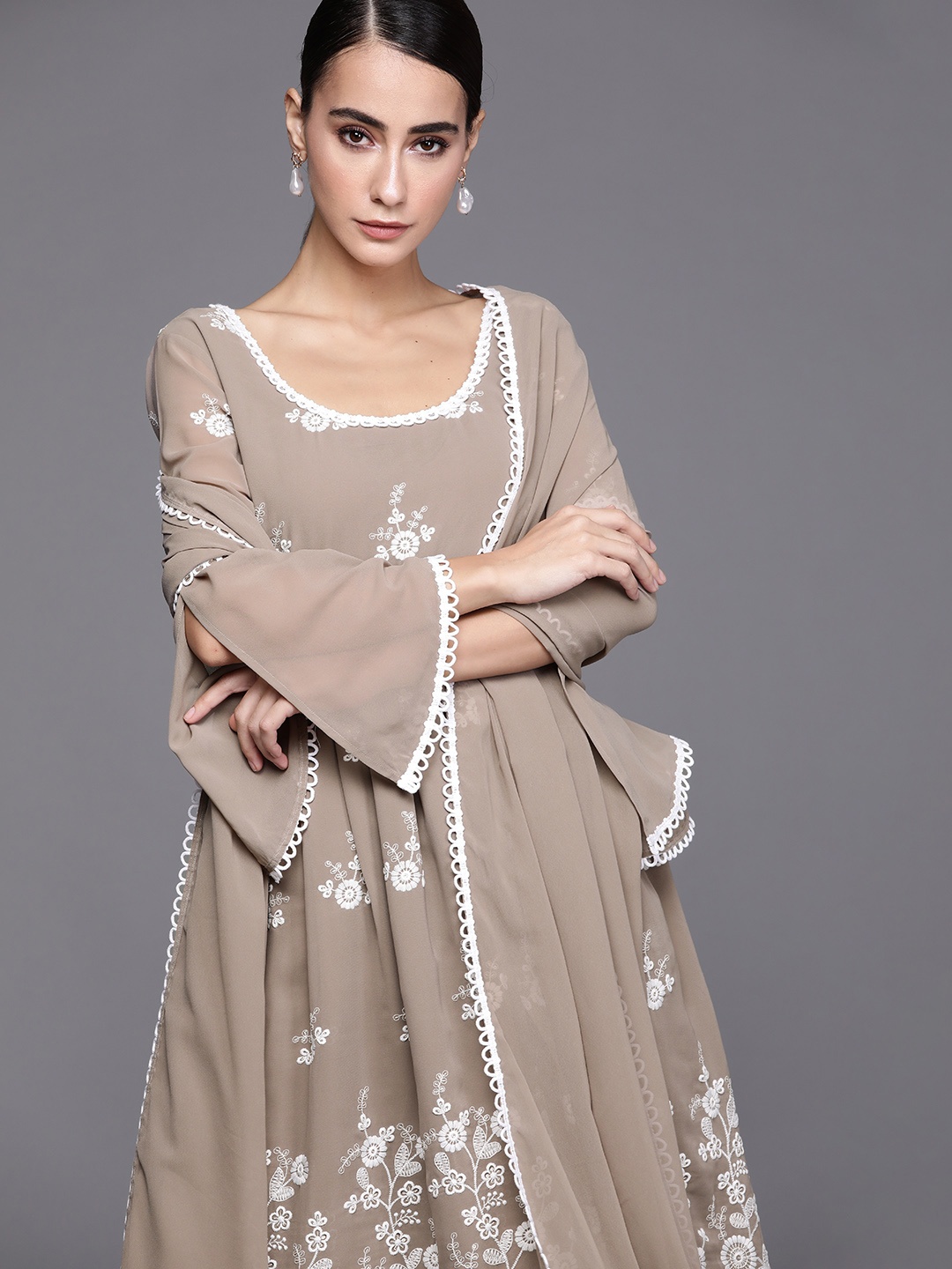 

Libas Women Grey Floral Embroidered Regular Kurta with Palazzos & Dupatta