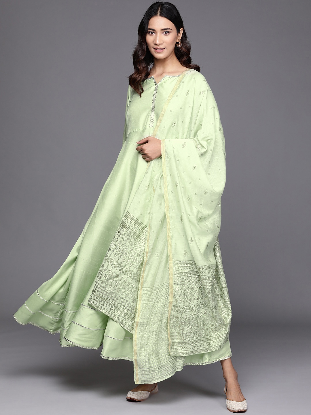 

Libas Women Green Solid Maxi Dress with Printed Dupatta