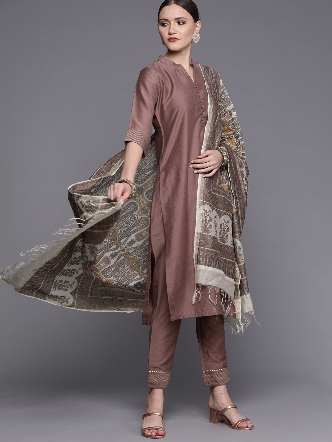 

Libas Women Mauve Kurta with Ethnic Motifs Print Dupatta & Trousers