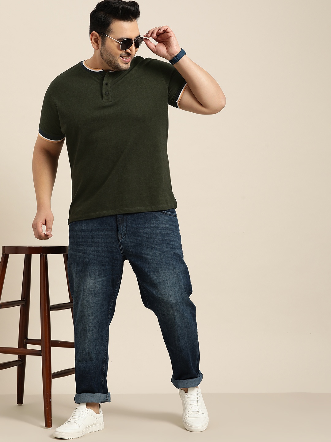 

Sztori Men Plus Size Olive Green Solid Pure Cotton Henley Neck T-shirt
