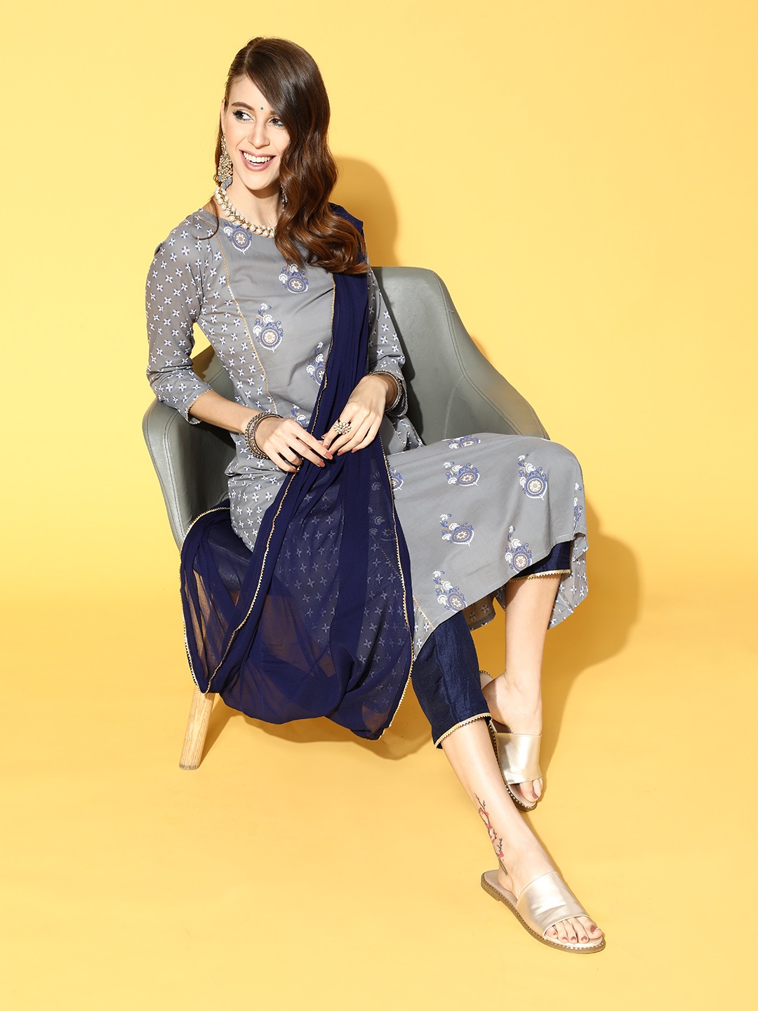 

Indo Era Ethnic Motifs Cotton Blend Kurta Set, Grey