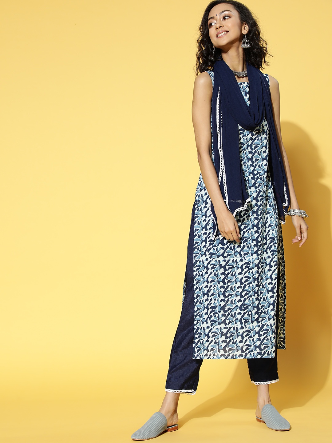 

Indo Era Printed Cotton Blend Kurta Set, Navy blue