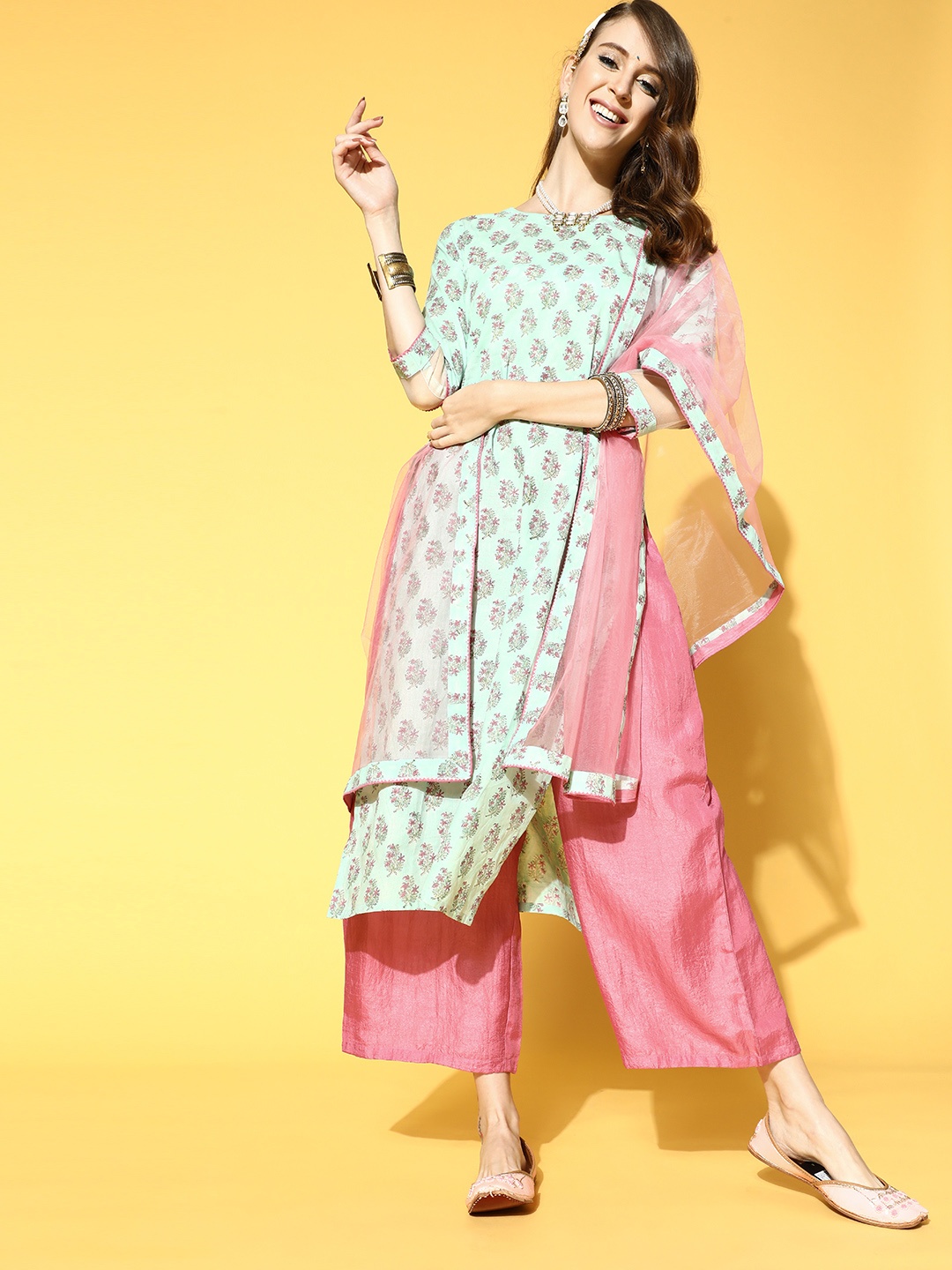

Indo Era Printed Cotton Blend Kurta Set, Green